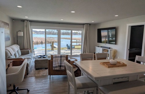 Hillsdale Cottage | Lakeside Cottage with Kayaks and Dock in Hillsdale