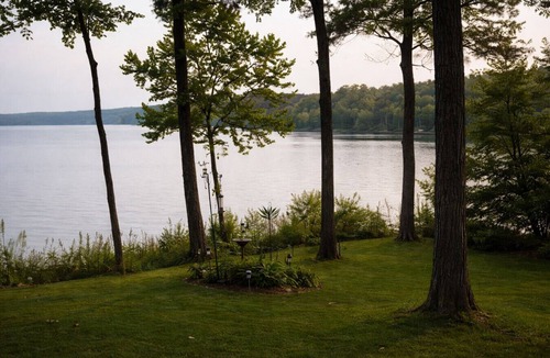 Bellmore Cabin | Lakeview Cabin | Dock, Fire Pit, Screened Porch & Fiber Internet
