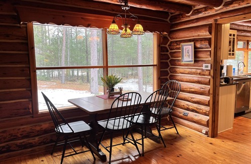 Upper Peninsula Michigan Cabin | Lakewood Lodge - Marquette Log Cabin w/Lake Views