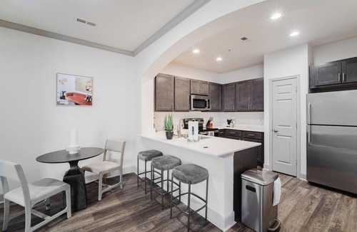 Corryville Apartment | Landing | Amazing 2BD, Gym, Pool