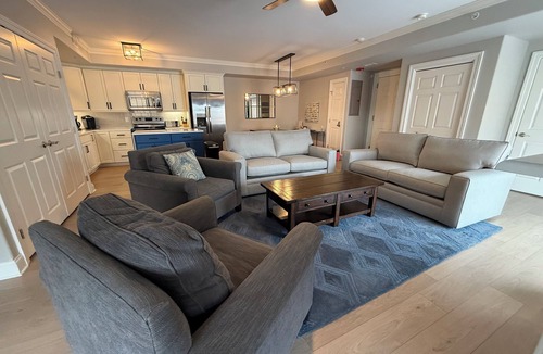 New Buffalo Condo | Large 3 BR w/two pools, parking - near everything
