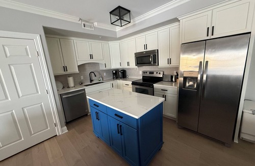 New Buffalo Condo | Large 3 BR w/two pools, parking - near everything