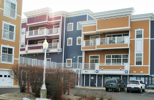 New Buffalo Condo | Large 3 BR w/two pools, parking - near everything