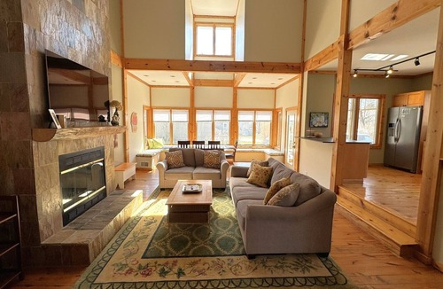 Union Pier House | Large home Assoc Beach across street Firepit Scrnd Porches