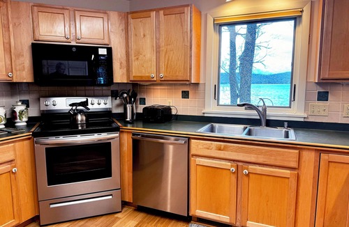 Empire House | Large house on beautiful lake, adjoins Sleeping Bear Dunes National Lakeshore