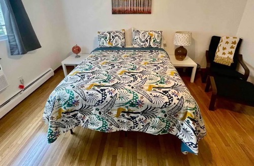 Park Ridge Apartment | Large private 2 bedroom apartment North of CHICAGO