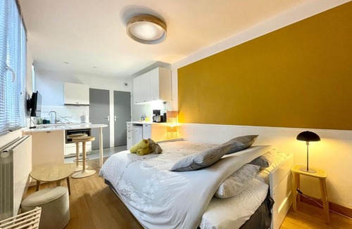 Coteaux Ouest Apartment | Le Kitsune - Studio refait a neuf avec parking