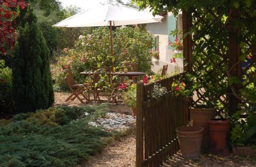 Brion House | Le Logis du Pressoir Self Catering Gites in beautiful 18th Century Estate in the heart of the Loire Valley with heated pool and extensive grounds.