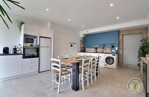 Cogles House | Le Rocher du Coglais