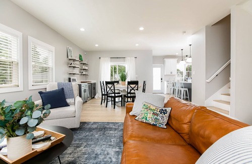 Northeast South Bend House | Less than one mile from Notre Dame's campus! Sleeps 10+ with all the amenities!