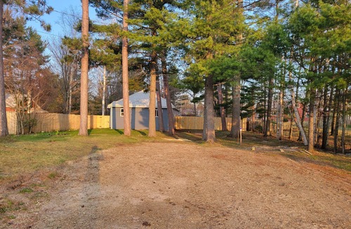 Au Train House | Liberty Cabin, 3 blocks from Lake Superior, near Pictured Rocks and trail access