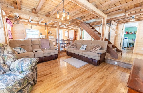 Curtis Cottage | Lillie's Lil Cabin: Escape to the U.P. – Summer Fun for the Whole Family