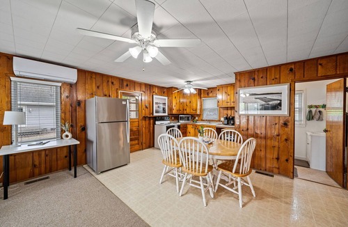 Warsaw Cottage | Little Barbee Lakefront Bungalow