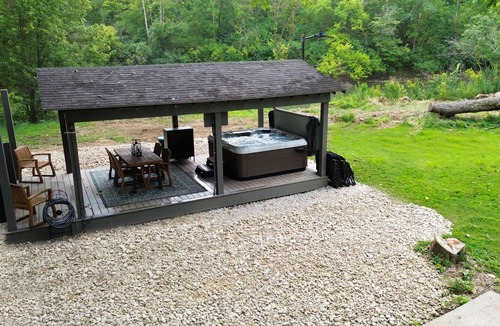 Oregonia House | Little Miami Riverfront 3-bedroom house one bedroom in a tree house.