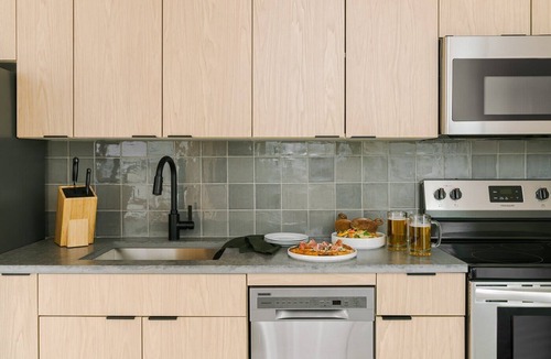West Loop Gate Apartment | LIVN West Loop Chicago 1 BR