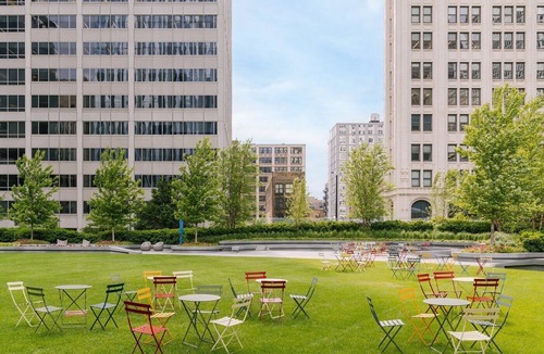 West Loop Gate Apartment | LIVN West Loop Chicago 1 BR