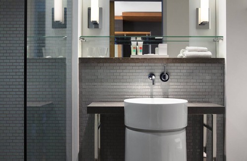 Rosemont Hotel | Loews Chicago O'Hare Hotel