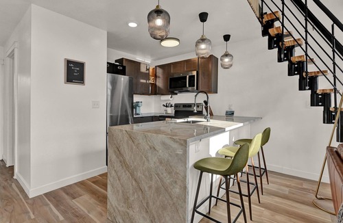 Babe Denny Cottage | Lofty cottage 3 min from Lucas Oil Stadium/downtown