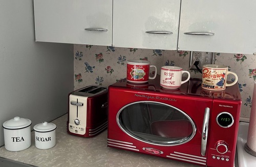 Olivet Apartment | Lovely Restored Vintage Retreat! Cozy & Quiet - Near Marshall & I-69 5 min
