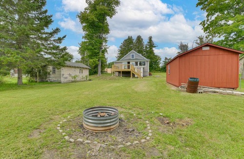 Lupton House | Lupton Cabin w/Fire Pit: Walk to George Lake!