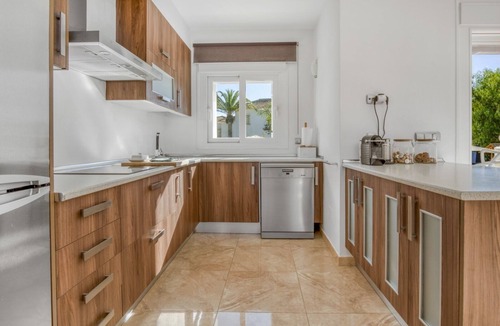 Urbanizacion Hacienda las Chapas Villa | Luxurious 5* beachside villa with private pool