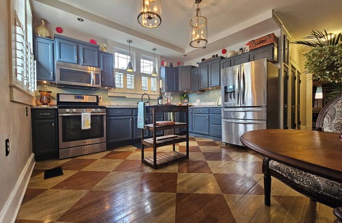 Owensboro House | Luxury 1920's 6-bedroom home centrally located in Owensboro