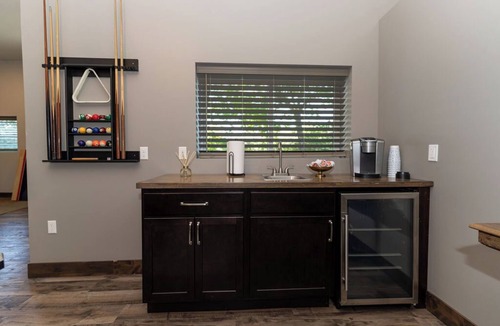 Mount Pleasant House | Luxury Estate Retreat Near CMU, Golf & Soaring Eagle Casino - Sleeps 20