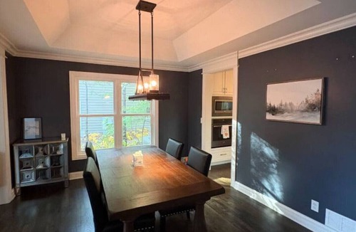 Solon Mills House | Luxury Executive Retreat | Gym & Dual Office