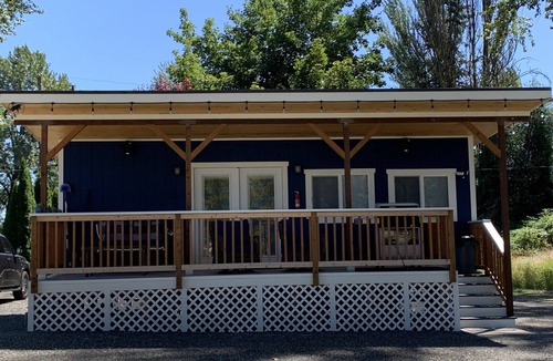 Monroe Cottage | Luxury private river front, 1-bedroom cottage in Monroe