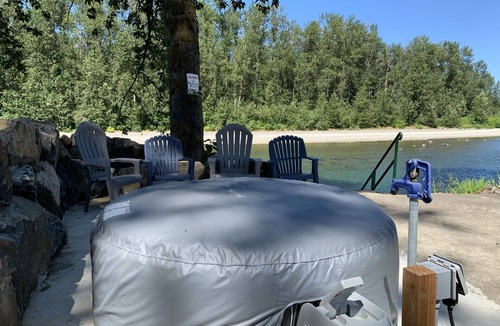 Monroe Cottage | Luxury private river front, 1-bedroom cottage in Monroe