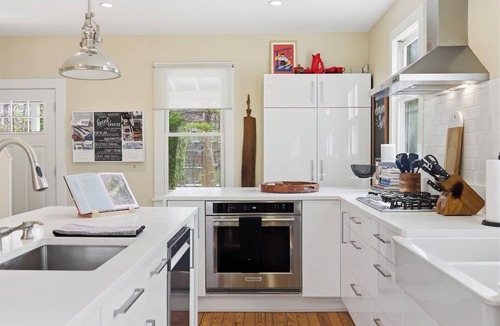 Three Oaks House | Luxury Retreat for 26, Pool, Hot Tub, amazing!