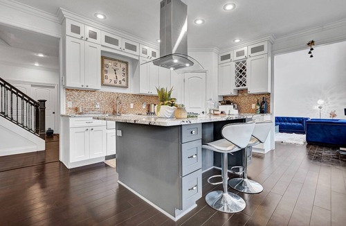 Shaftsburg House | Luxury Spacious 5-bedroom house with fitness room, pingpong, deck in Okemos