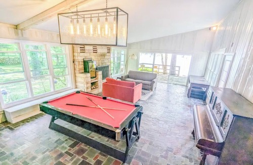 Kendall Cottage | Magical Lake House - Saugatuck