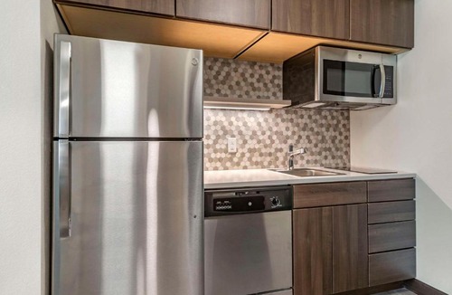 Franklin Hotel | MainStay Suites Milwaukee-Franklin