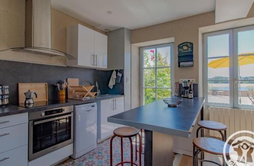 Ingrandes House | Maison Authentique sur 3 Niveaux avec Terrasse et Vue Loire - FR-1-622-38