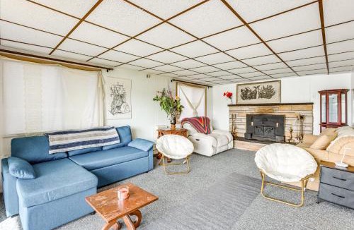 Baldwin House | Manistee Forest Retreat: Group-Friendly Lake House