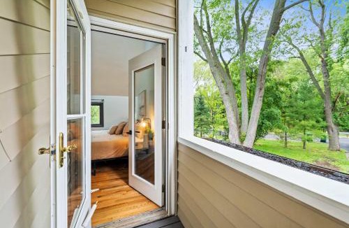 Beach Park House | Manor creek Vacation Getaway Navy Family House