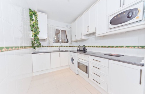 Urbanizacion Hacienda las Chapas Apartment | Marbella East -Superb Ground Floor Apartment in tropical gardens - free WiFi