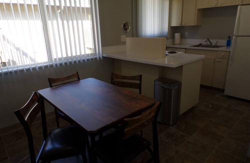 Bridlemile Apartment | Marvelous 2-bedroom Cedarbrook apartment Near Hillsdale & Multnomah Village