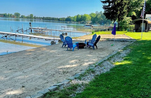Smyrna House | Maston Lake Paradise-Sleeps 12-Lake Getaway! Sand Lake MI