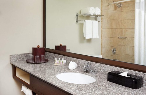 Matteson House | Matteson Awaits! Free Parking, Dining, Short Drive to Odyssey Fun World!