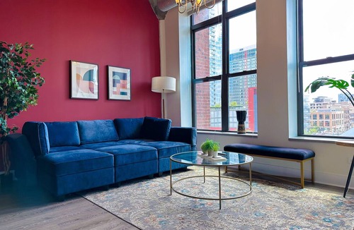 Near South Side Apartment | McCormick Place 2b/2b family unit with optional parking for up to 8 guests