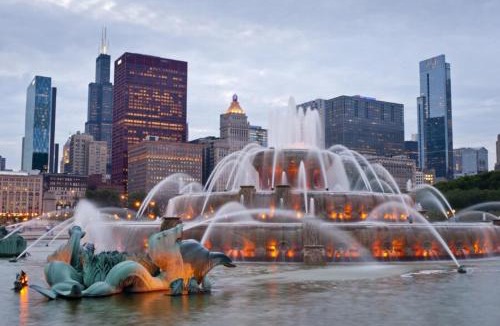 Near South Side Apartment | McCormick Place Spacious 3BR Family Heaven Suite with Optional Parking Sleeps 10 Guests Near Soldier Field and Field Museum