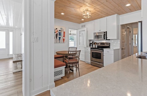 Ferrysburg House | Memories | Lakeside Luxury Retreat with Stunning Views