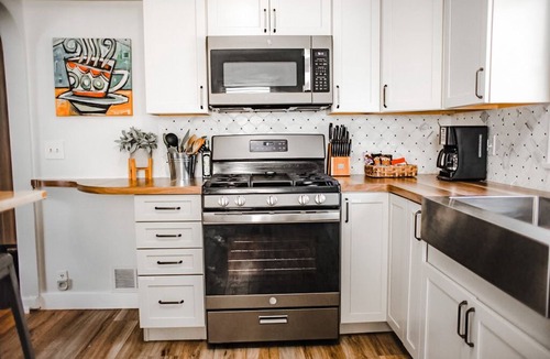 Lakeside House | Mi-Pet-Friendly Home Near Beach with Spacious Private Backyard, Dog Friendly