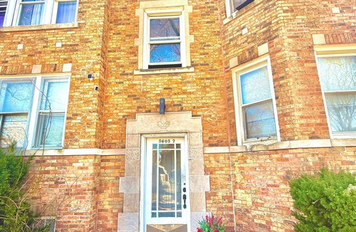 Gage Park Apartment | Midway Hideaway - Spacious Chicago Apartment Near Midway Airport