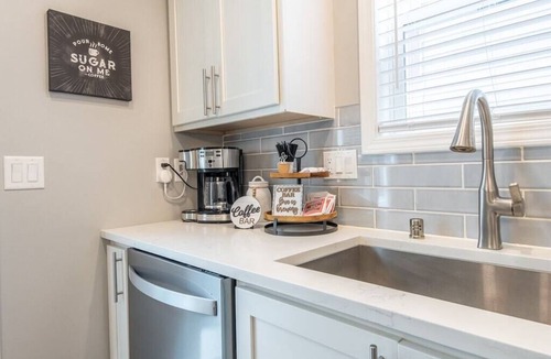 Lower East Side House | Milwaukee Group Retreat | Near Brady St + Fiserv Forum
