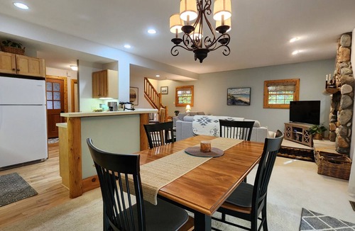 Petoskey Condo | Minutes from Petoskey & Harbor Springs-close to beaches, skiing & more!