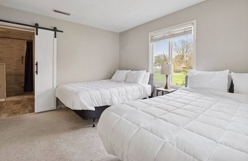 Georgetown House | Minutes to Notre Dame! - The Light on Brighton