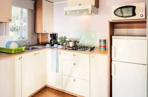 Trogues House | Mobile Home | Classic | 2 Bedrooms | Sleeps 4–6 | Raised Deck